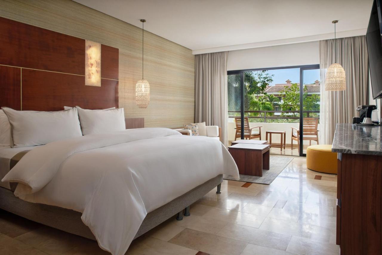 Westin Club Adults Club lounge access Guest room 1 King